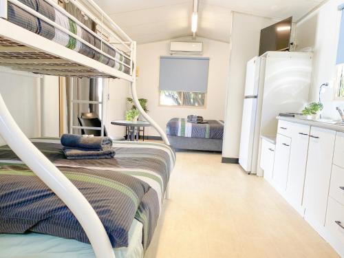 Lanskey Resort | AAOK Moondarra Caravan Park