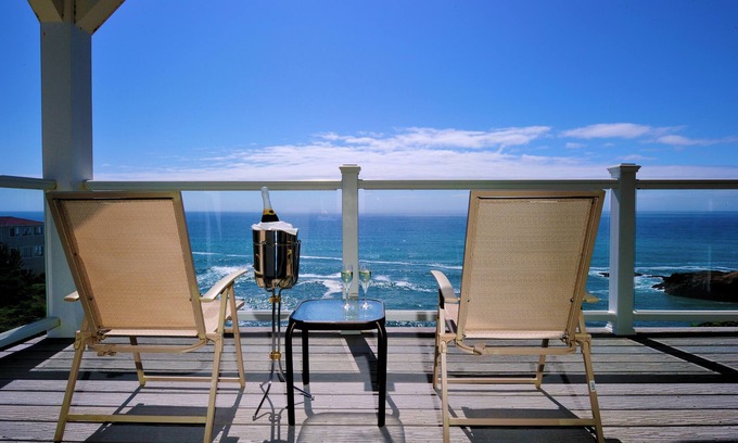 Shelter Cove Condo | Abalone by OceanviewHotTubs Shelter Cove Oceanfront Tesla Charging