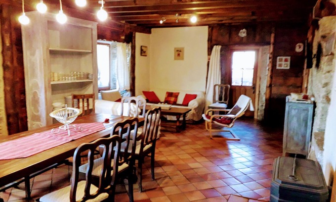 Targassonne Cottage | Abaynat: self catering 10 people near Font Romeu