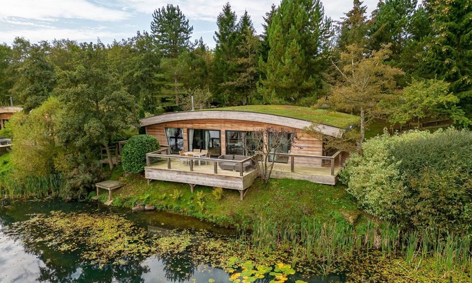 Richmond Cottage | Abbey - a lodge that sleeps 6 guests in 3 bedrooms