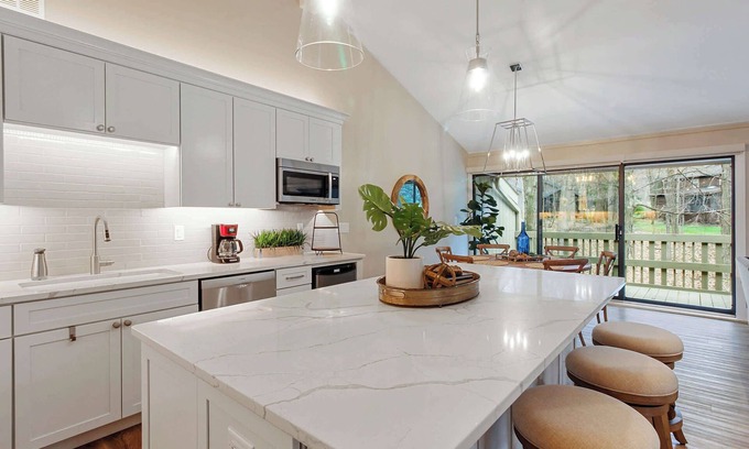 Fontana Condo | Abbey Springs | Private Community & Amenities!