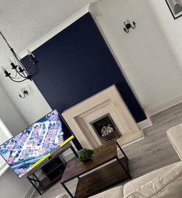 Bolton House | Abigail house