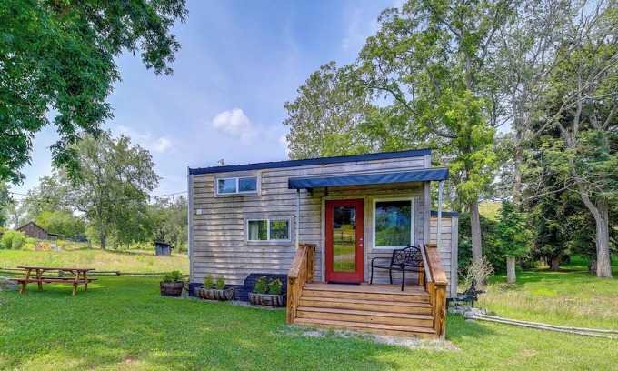 Abingdon Apartment | Abingdon Vacation Rental Tiny Home on 10-Acre Farm