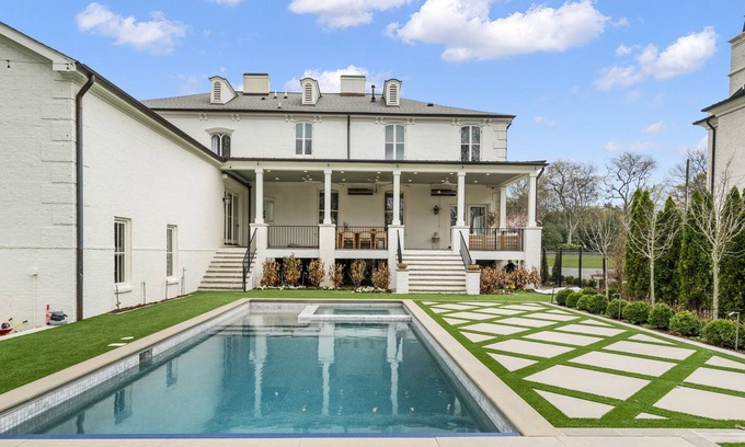 Belle Meade House | Above Nashville Masterpiece | New l Pool/Spa l 8 miles to Downtown