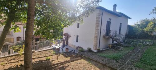 Castelvecchio Subequo Villa | Abruzzo Favolosa Villa Vista Monte Sirente Parco Sirente Velino