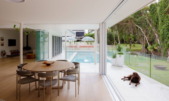Warana House | Absolute beach front masterpiece fit for a small family