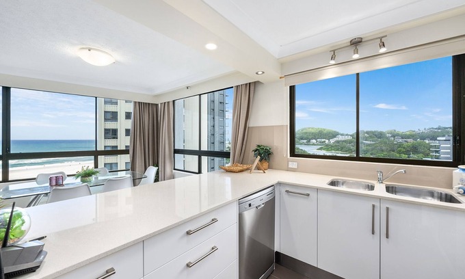 Palm Beach Apartment | Absolute beachfront - Royal Palms