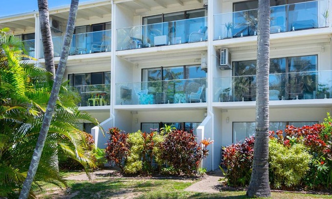 Port Douglas Apartment | Absolute Beachfront