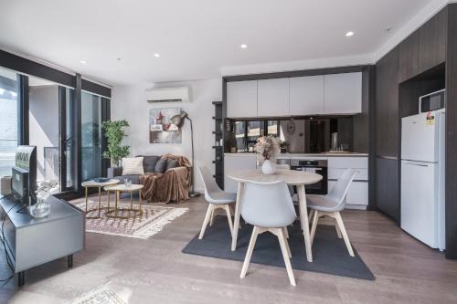 Docklands Apartment | Absolute Luxury 1br Apt Mq Poolgym