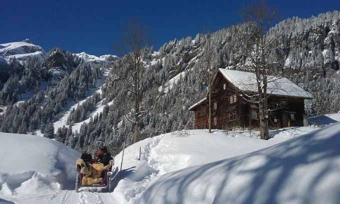 Braunwald Ski Chalet | Absolutely quiet panoramic location in an ancient wooden house