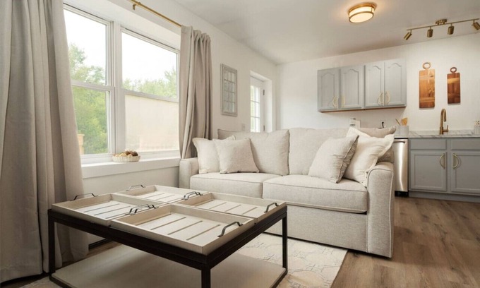 Trenton Apartment | Acadia Basecamp with Balcony | Walk to Lobster House, Coffee and Bakery (7)