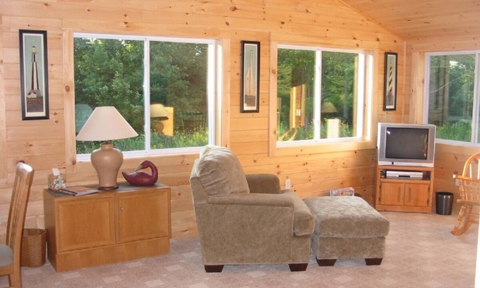 Bar Harbor House | 'Acadia Retreat' Beckons to Those Who Want a Peaceful Setting!