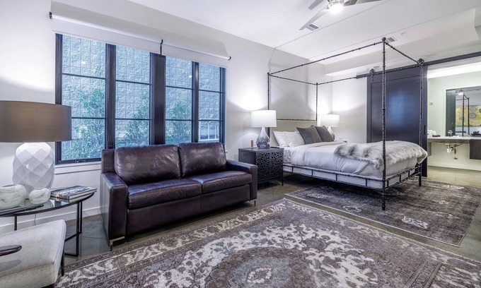 West End Hotel | Accessible King Studio | 121 Hotel by AvantStay