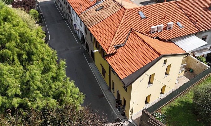 Lomazzo Apartment | Accommodation located 26 km from Milan, 9.9 km from Como and 15 km from Switzerland.