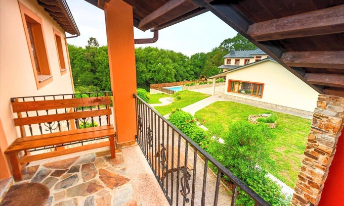 Serantes Apartment | Accommodation with a view in "Apartamentos Navalin".