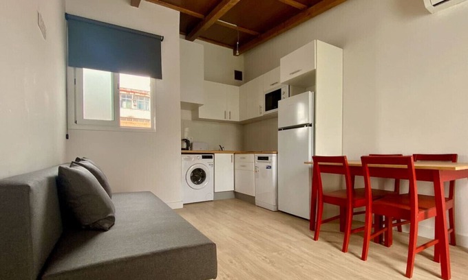 L'Hospitalet de Llobregat Apartment | Acogedor Apartamento Marbarcelona Cas Atico
