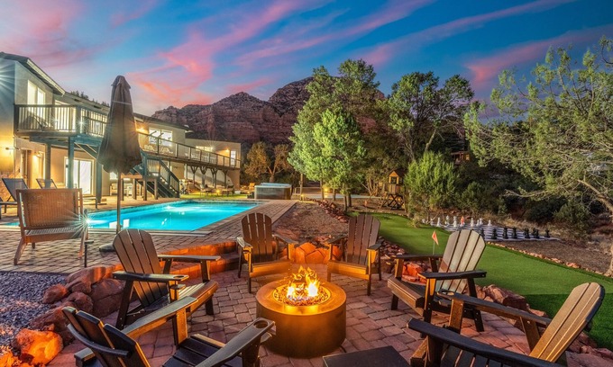 West Sedona House | Across Hiking Trails | Stunning Red Rock Views | Sleeps 18 | Pool, Pickleball, Hot Tub & Theater