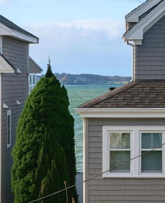 Swampscott Apartment | Adam's apartment Modern 3BR 2BA Free Parking by Swampscott Beach By Amana Green realty