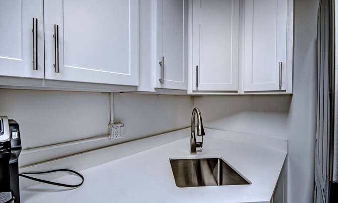 Greater Belhaven Apartment | Admiral Benbow # 258