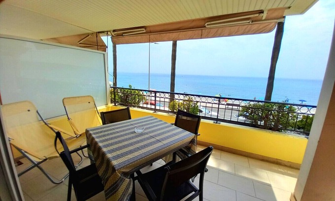 Menton Apartment | Admiral - Three-room apartment facing the sea