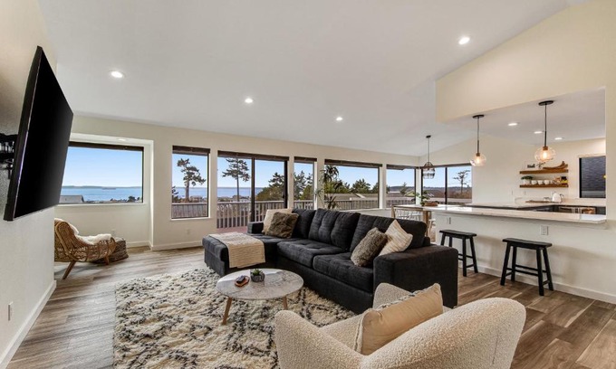 Coupeville House | Admirals Cove