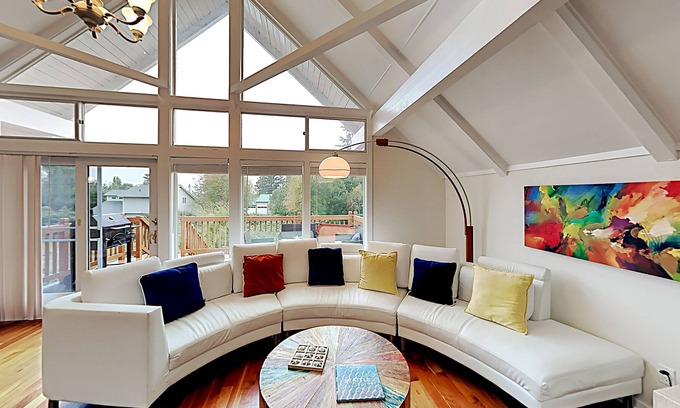 Coupeville House | Admiralty Bay beauty w/private hot tub, shared pool & beach - dog-friendly