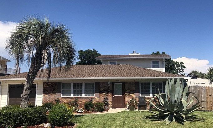 Lower Grand Lagoon House | Adorable 2-Bedroom Vacation Rental- Ideal Location- 8 minute walk to the beach!