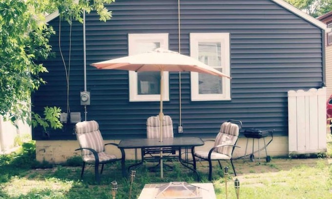 Fond du Lac House | Adorable 2 Bedroom with Indoor Fireplace