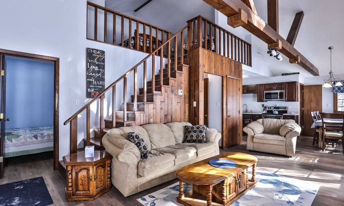 Three Lakes Cabin | Adorable 2 bedroom Cabin on Butternut Lake