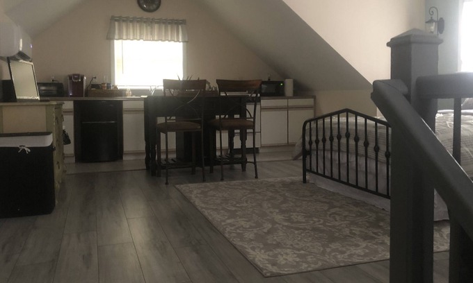 Summerville Historic District Apartment | Adorable apartment in the heart of historic Summerville