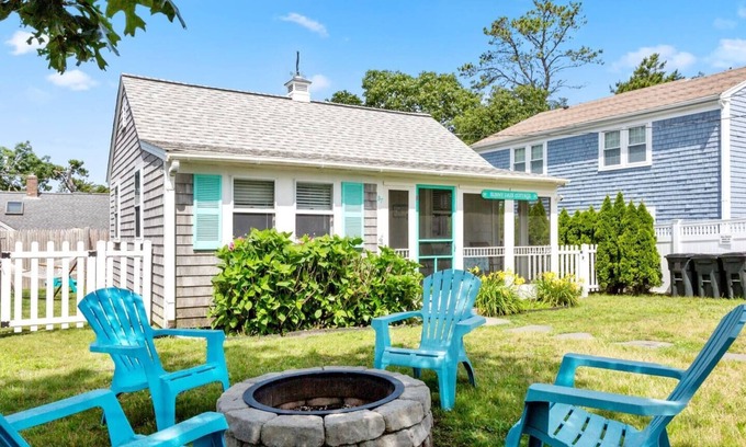 Dennis Port Cottage | Adorable Cottage! Wlk 2 Beach! Cntrl AC! Fire Pit!