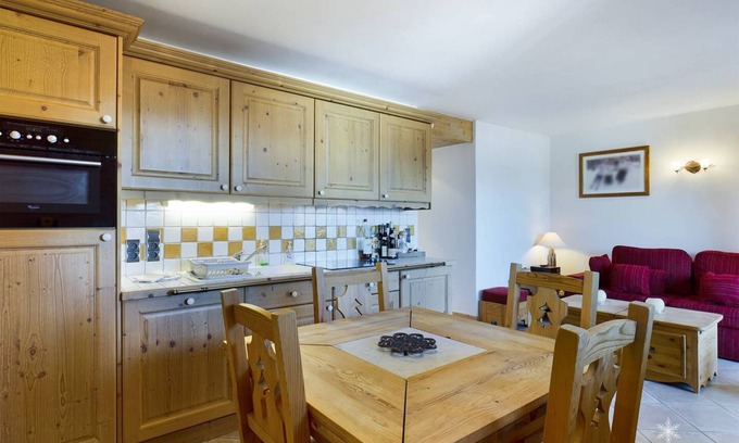 Les Eucherts Apartment | ADORABLE 3 ROOMS IN A QUIET AREA