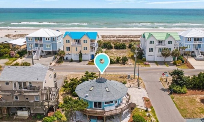 Topsail Beach House | Adorable Renovated Beach Cottage - Steps to the Beach Access!