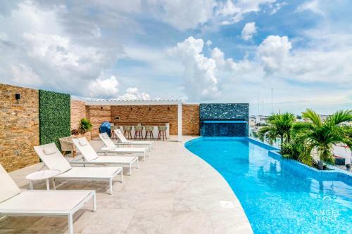 Centro House | Adorable Rooftop Pool, Reliable WiFi, Near 5th Ave