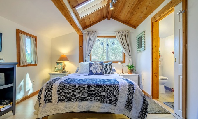 Nevada City House | Adorable Two-Person Bungalow in Downtown Nevada City