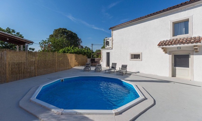 Kringa House | Adorable villa in Kringa with private pool