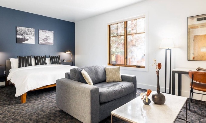 Truckee Hotel | Adventure Base King + Twin Sleeper, Gravity Haus, Trails & Lake Proximity
