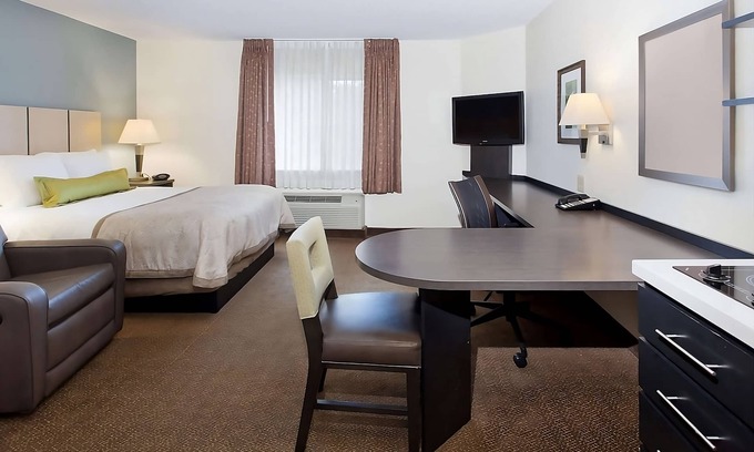 Mount Laurel Hotel | Affordability Meets Comfort! Minutes to Museum of the American Revolution