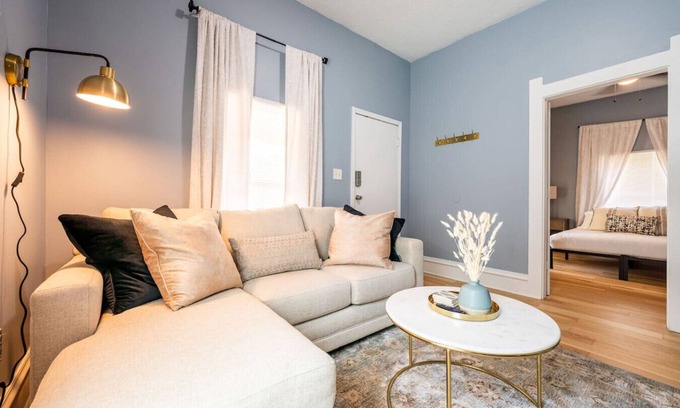 Indianapolis House | Affordable Close to Speedway Hospitals Downtown