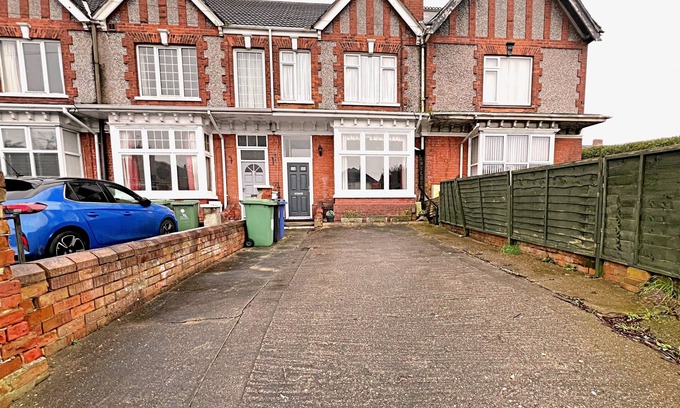 Cleethorpes Hotel | Affordable & Comfortable Guest House Room 4