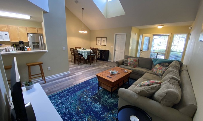 Fernandina Beach House | Affordable, Convenient & Moments From The Beach -fabulous Family & Pet Getaway