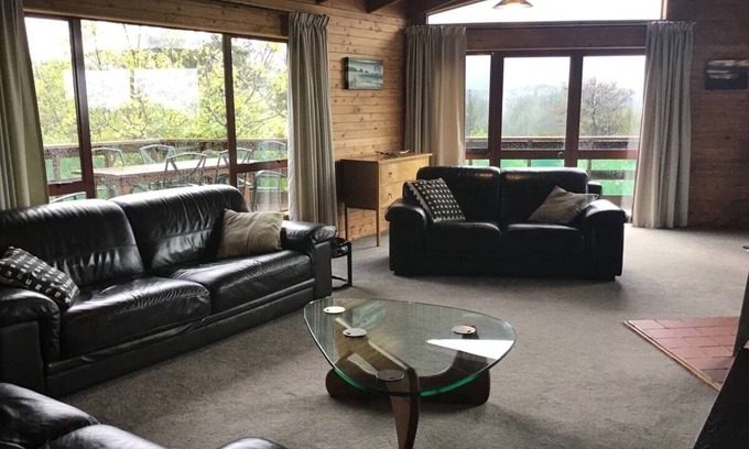 Ngaio Bay House | Affordable Luxury. Something Special 2 bedrooms