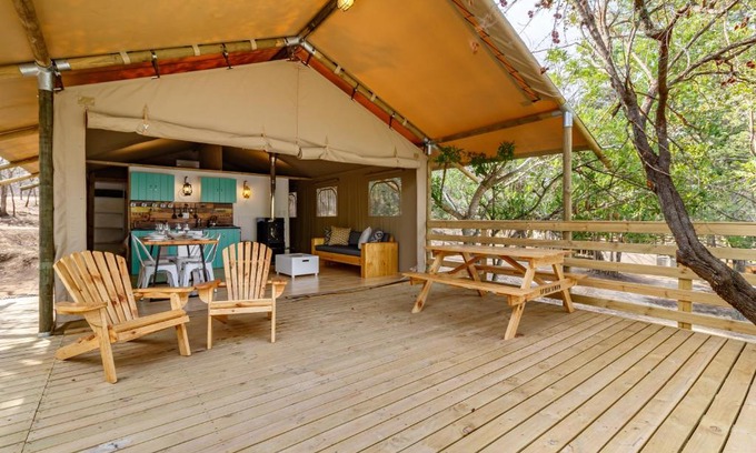 Thorny Bush Game Reserve Ski Chalet | AfriCamps Hoedspruit