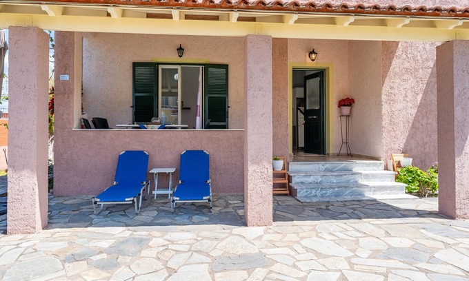 Acharavi Apartment | Aglaia's 7th Branch A Apartment with Mountain View, Wi-Fi and Air Conditioning