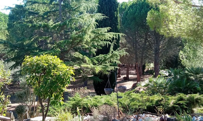 Brezilhac Bed & Breakfast | Agréable Chambre Indépendante Avec Piscine & Parc