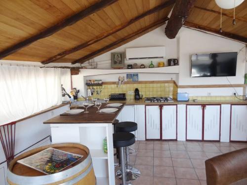 Anduze Apartment | Agreable maison anduzienne au coeur du village