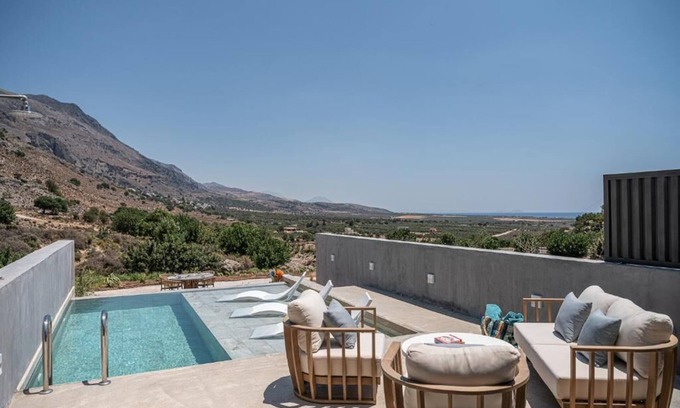 Patsianos House | Agrimi Luxury Suite with Private Pool