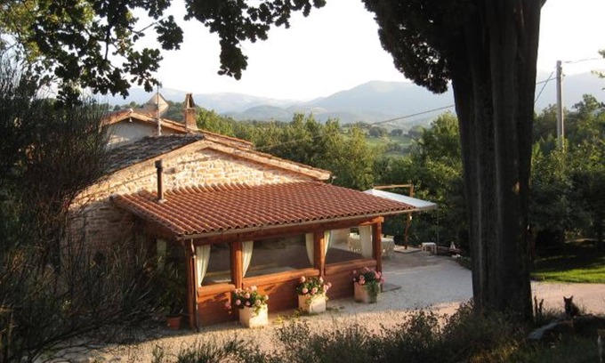 Camporotondo di Fiastrone Apartment | Agriturismo Al Respiro nel Bosco, apartment "Le Ginestre"