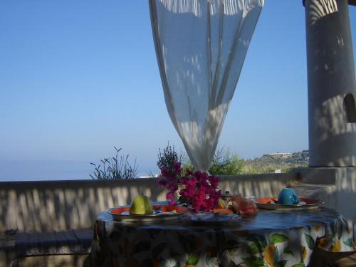 Monte Gallina House | Agriturismo La Dolce Vita Lipari