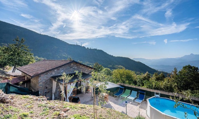 Villa Collemandina House | Agriturismo La Vecchia Scuola